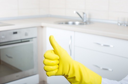 Grease stains in the kitchen – how to cope with them effectively ?